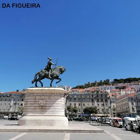 Chiado Open World בית הארחה *
