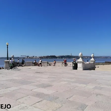 בית הארחה Chiado Open World ליסבון