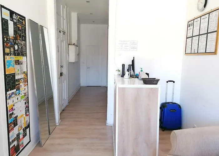 Chiado Open World Πανσιόν